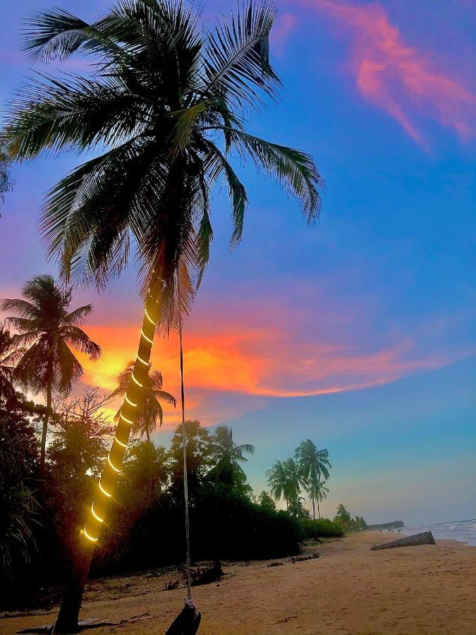 Moon Isle Beach Bungalow Nilaveli Eksteriør bilde