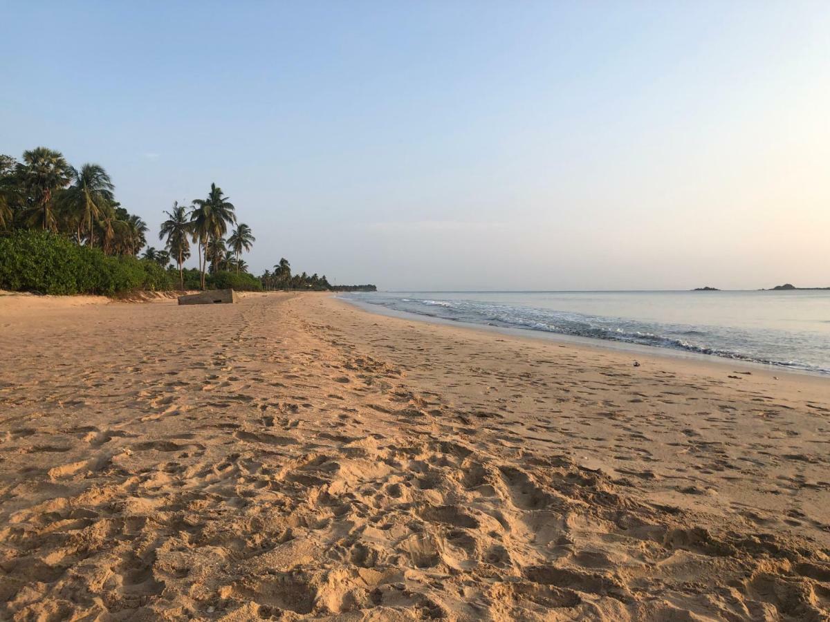 Moon Isle Beach Bungalow Nilaveli Eksteriør bilde